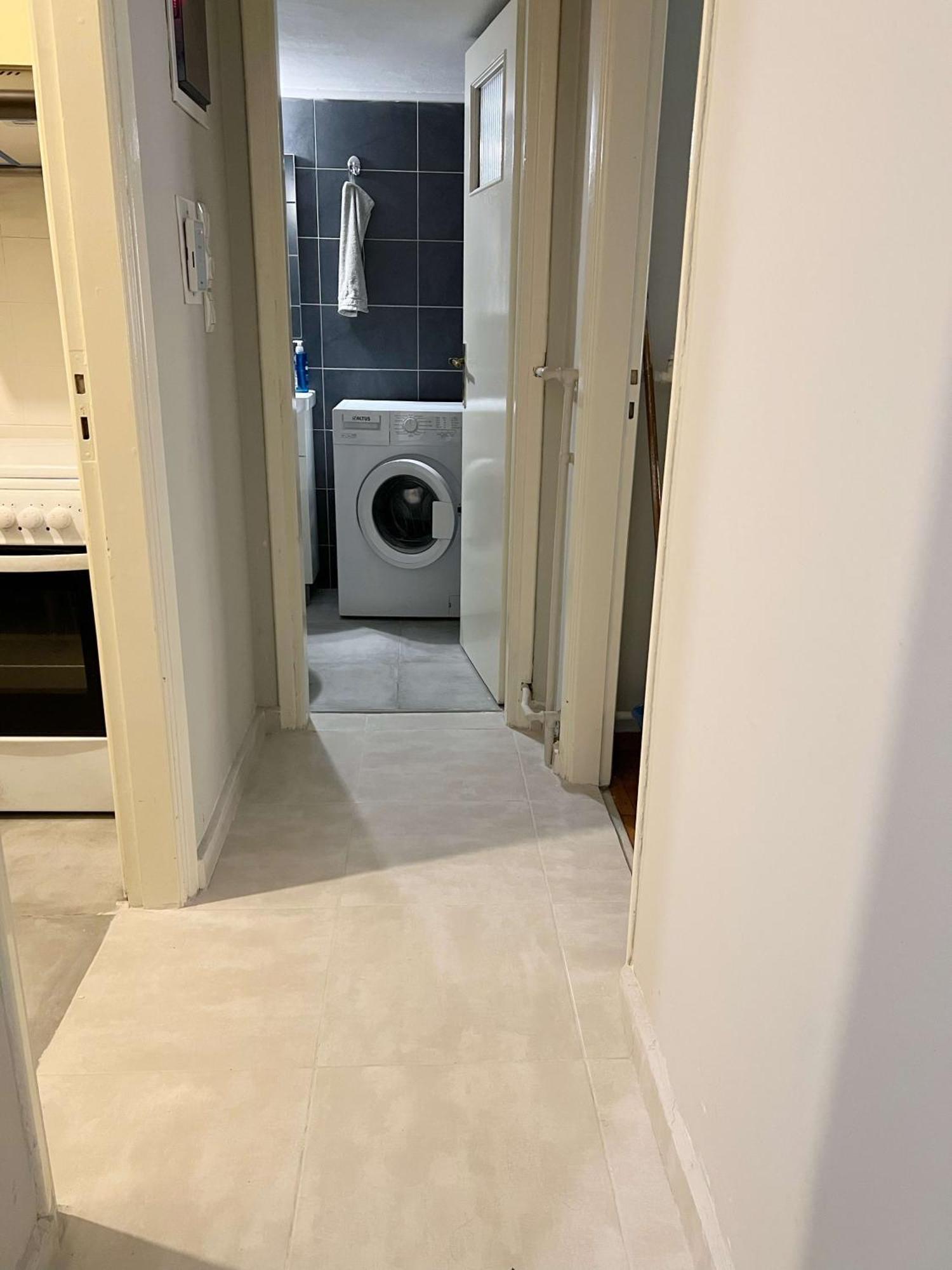 Central Apartment 3' To Metaksourgio Metro Station 아테네 외부 사진