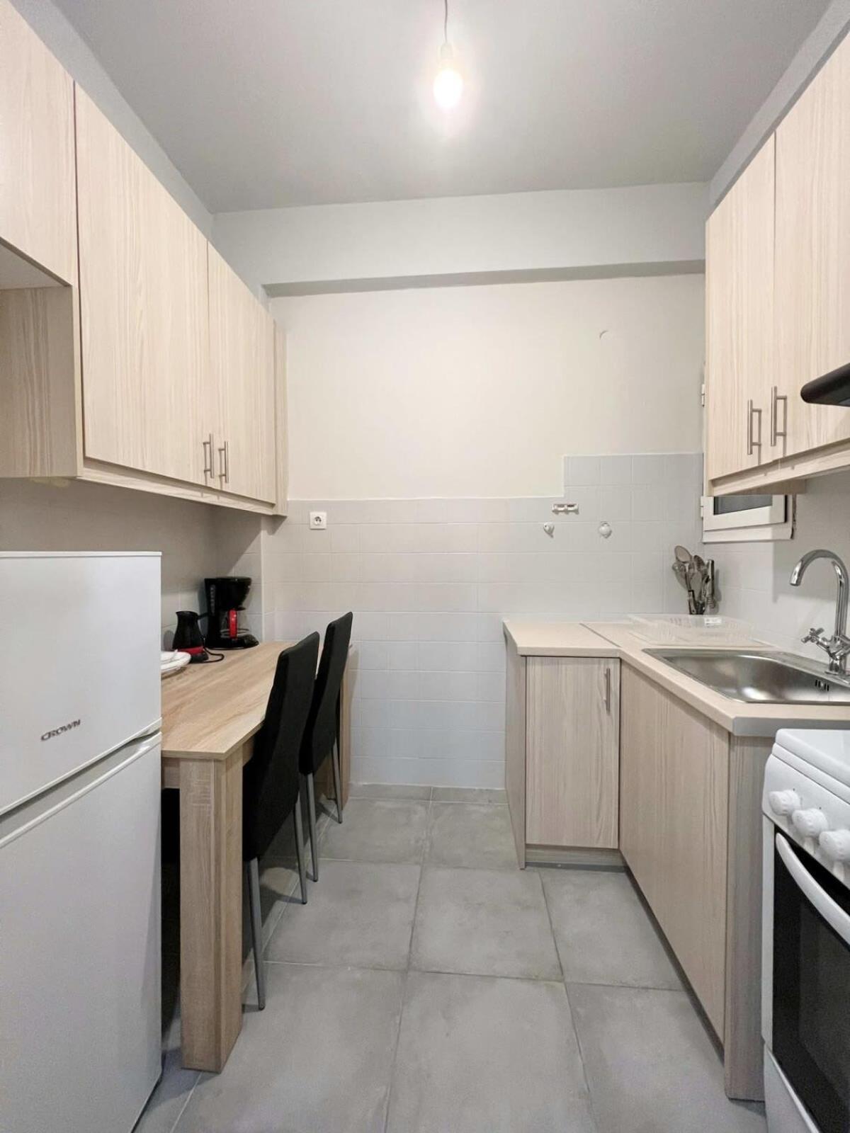 Central Apartment 3' To Metaksourgio Metro Station 아테네 외부 사진