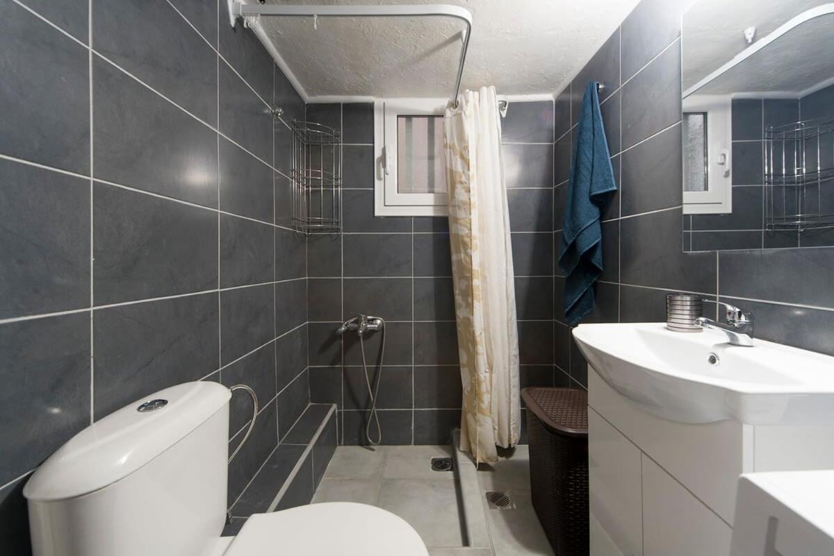 Central Apartment 3' To Metaksourgio Metro Station 아테네 외부 사진