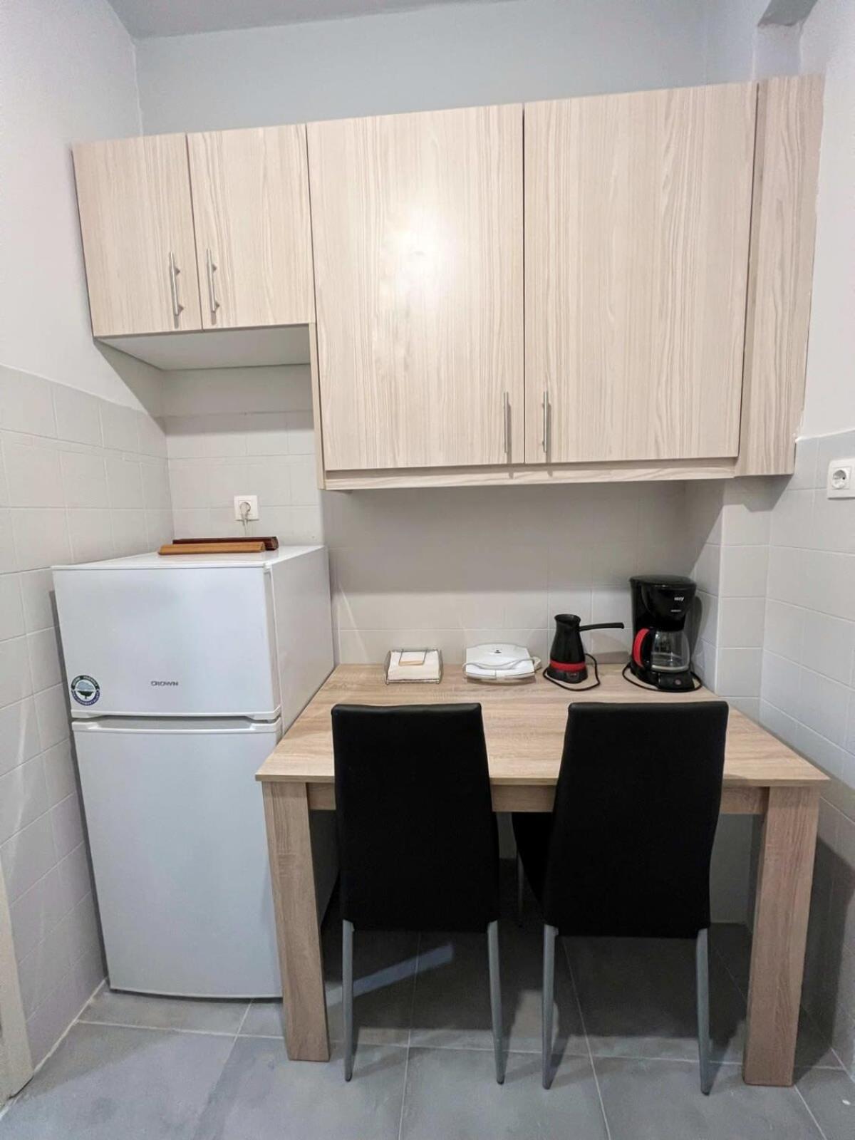 Central Apartment 3' To Metaksourgio Metro Station 아테네 외부 사진
